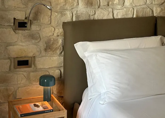 Olivia Rooms Teocrito